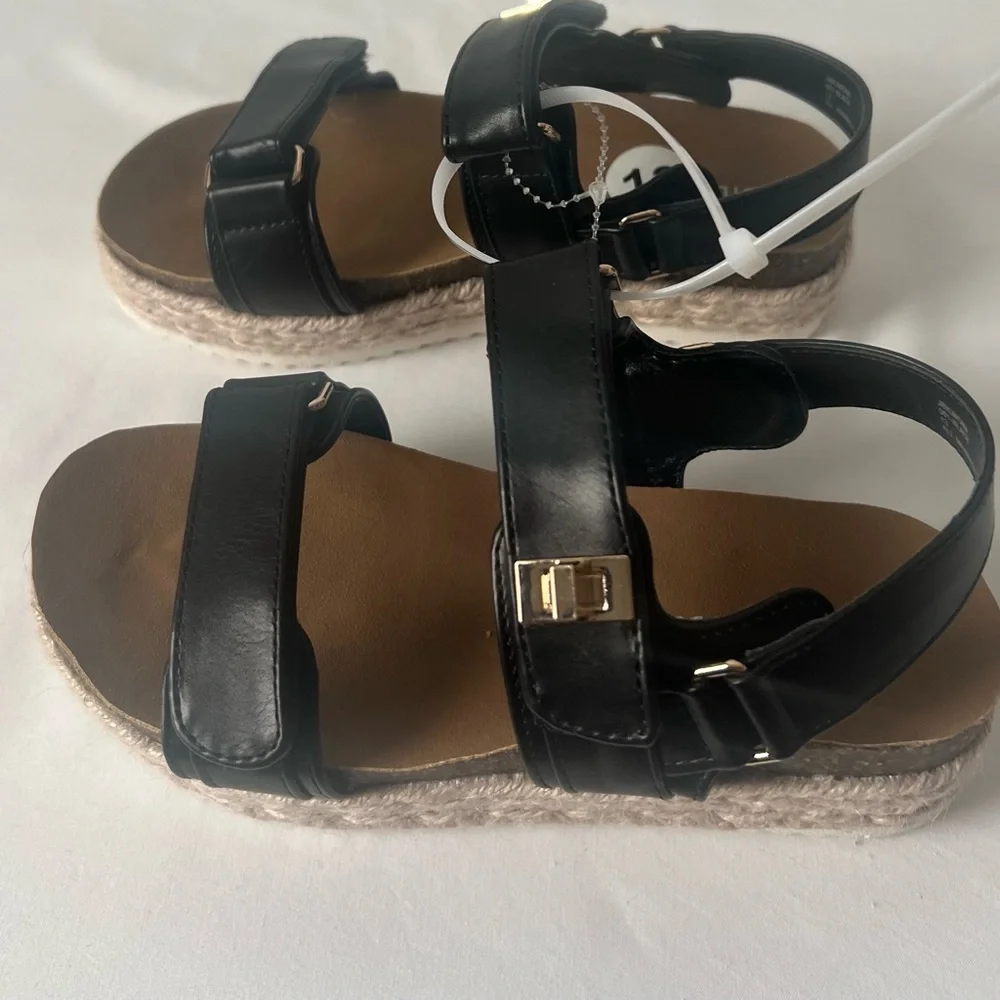 Steve Madden Little Girl’s Dressy‎ Black Platform Buckle Sandals, Size 13 NWOT